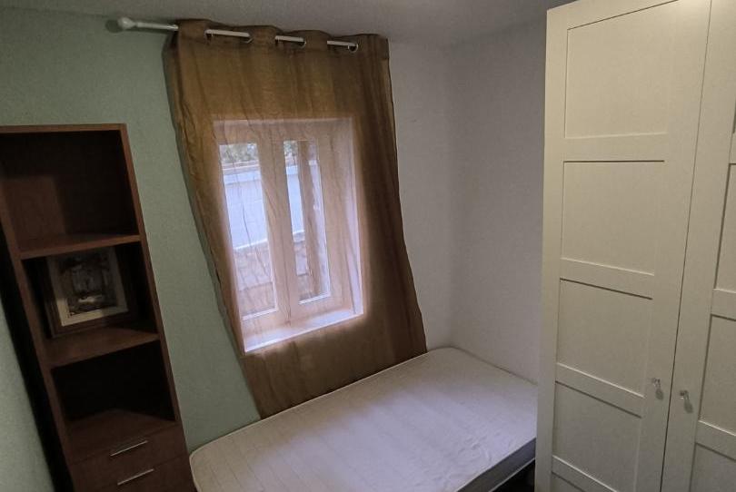 Room in Calle de Los Almendros, 15, Alpedrete, Madrid - image 1 Photo 1 of Room in Calle de Los Almendros, 15, Alpedrete, Madrid