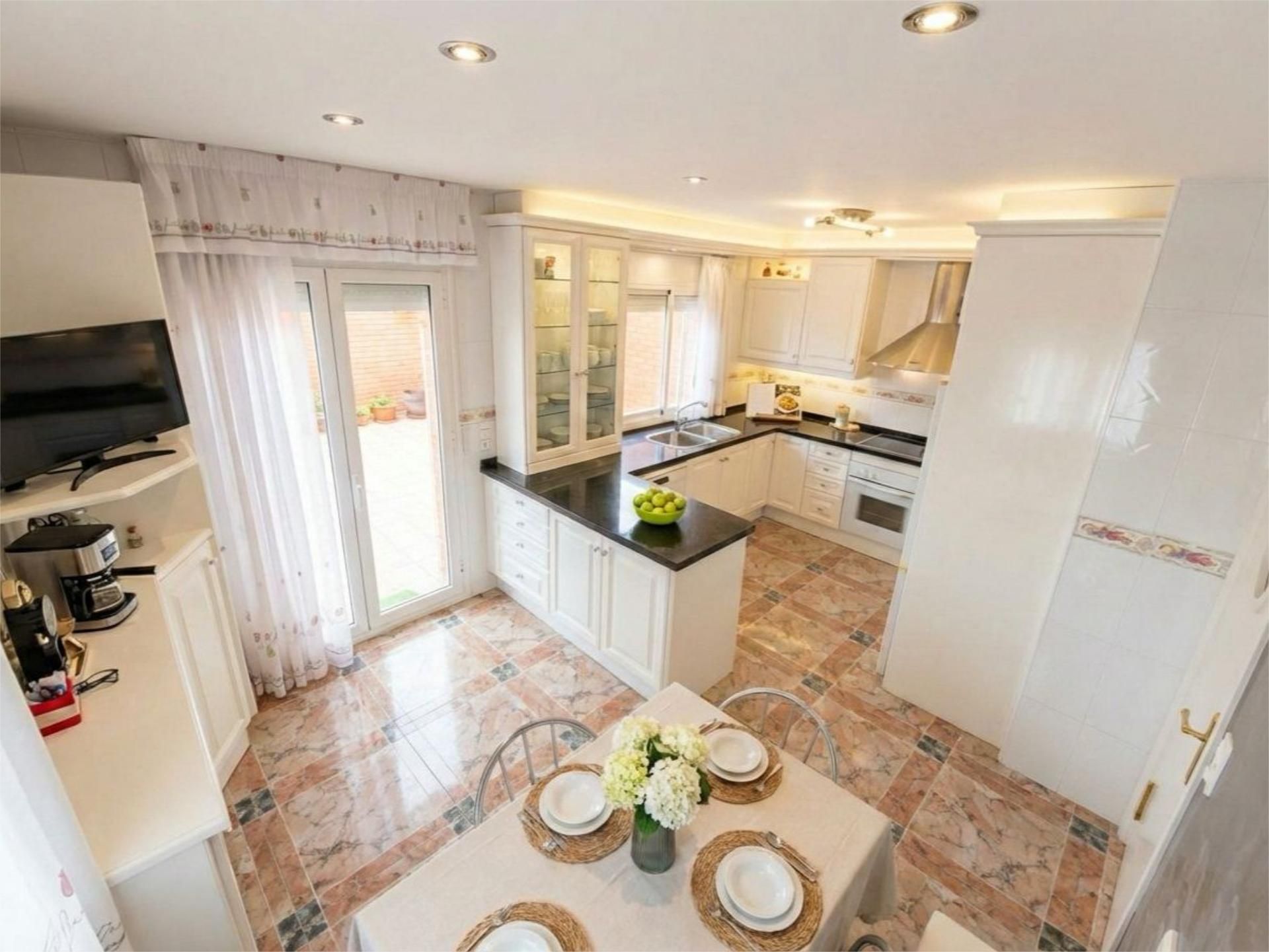 Flat for sale in La Balconada - Cal Gravat Kitchen of Flat for sale in Manresa with Air Conditioner, Heating and Parquet flooring