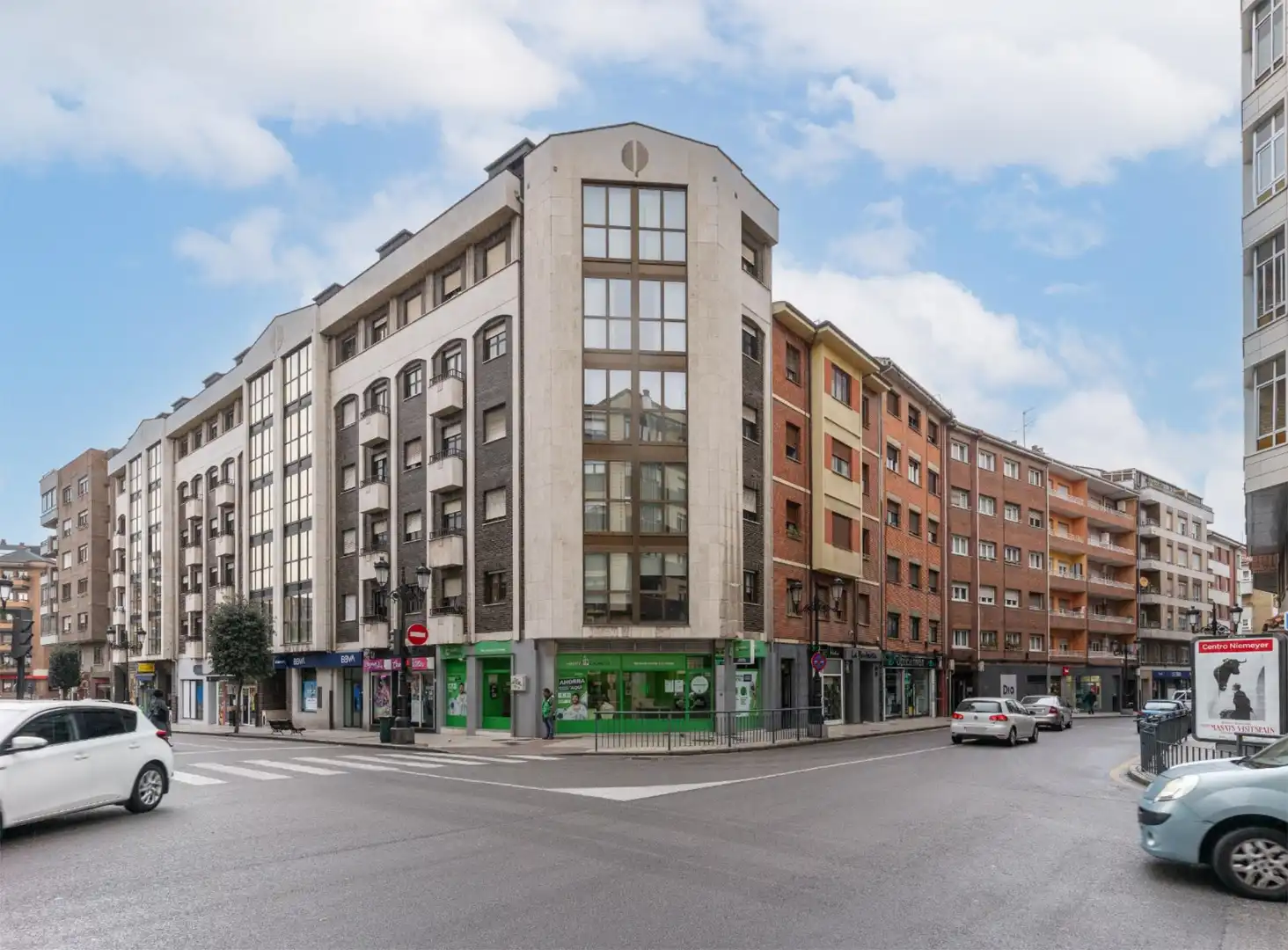 Vista exterior de Pis de lloguer en Oviedo  amb Calefacció i Moblat