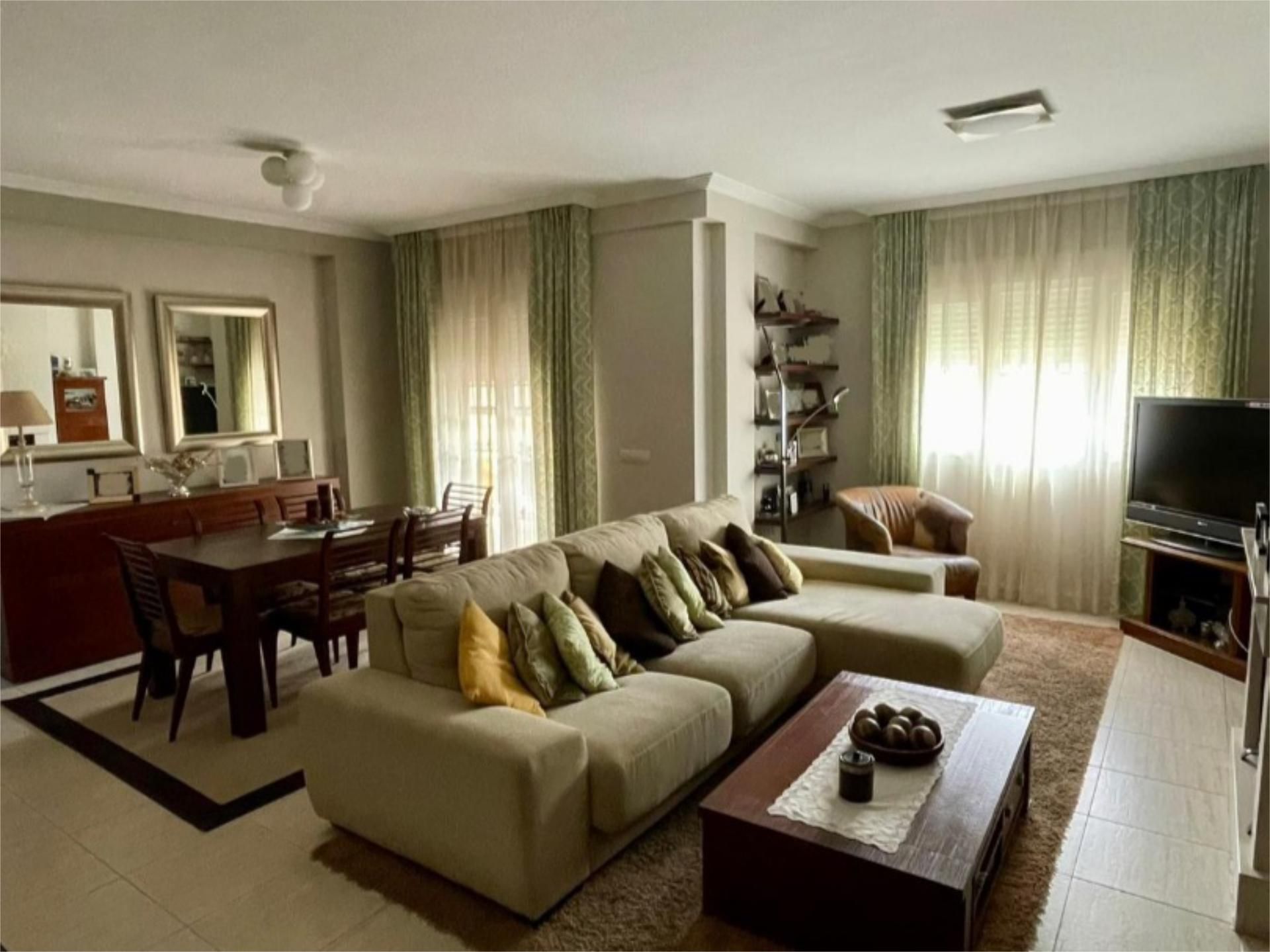 Single-family semi-detached for rent in Calle Cabo Finisterre, El Rinconcillo