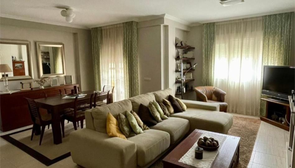 Single-family semi-detached for rent in Calle Cabo Finisterre, 1a, El Rinconcillo, Algeciras - image 1 Photo 1 of Single-family semi-detached for rent in Calle Cabo Finisterre, 1a, El Rinconcillo, Algeciras