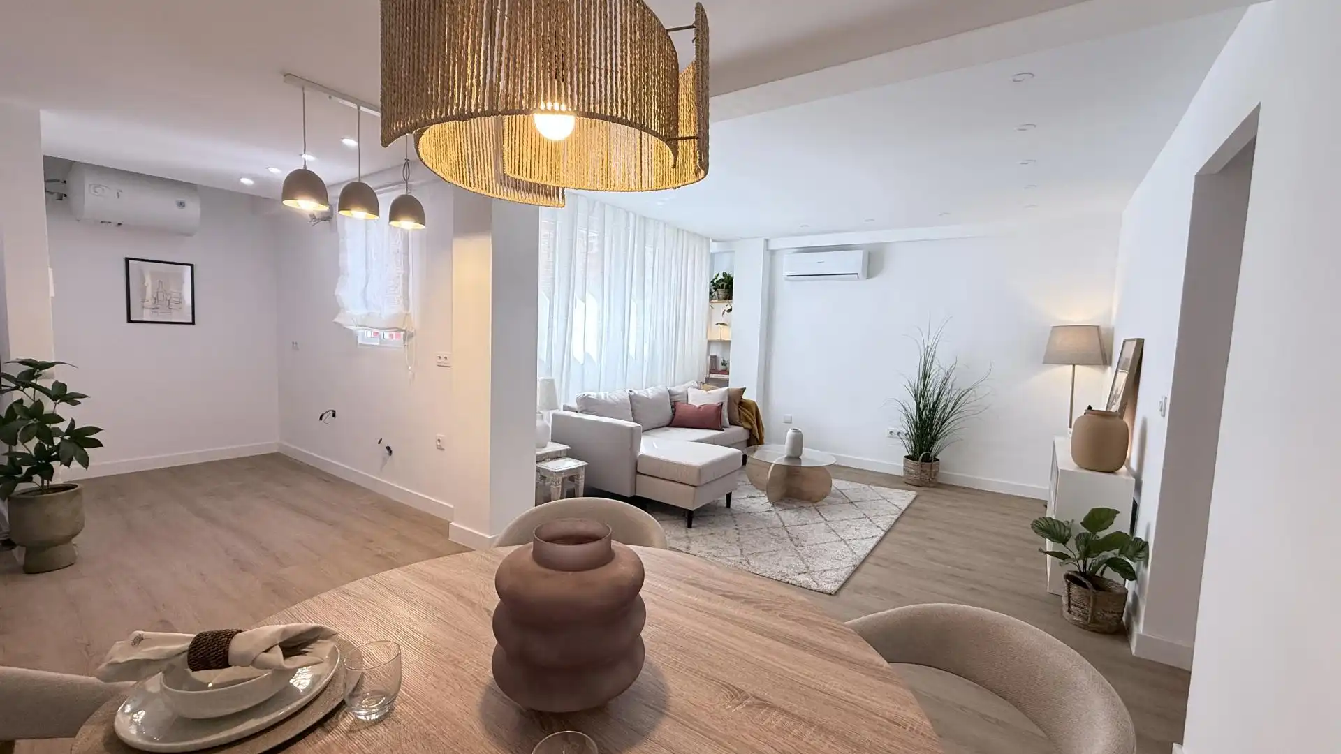 Sala d'estar de Pis en venda en Tomares amb Aire condicionat