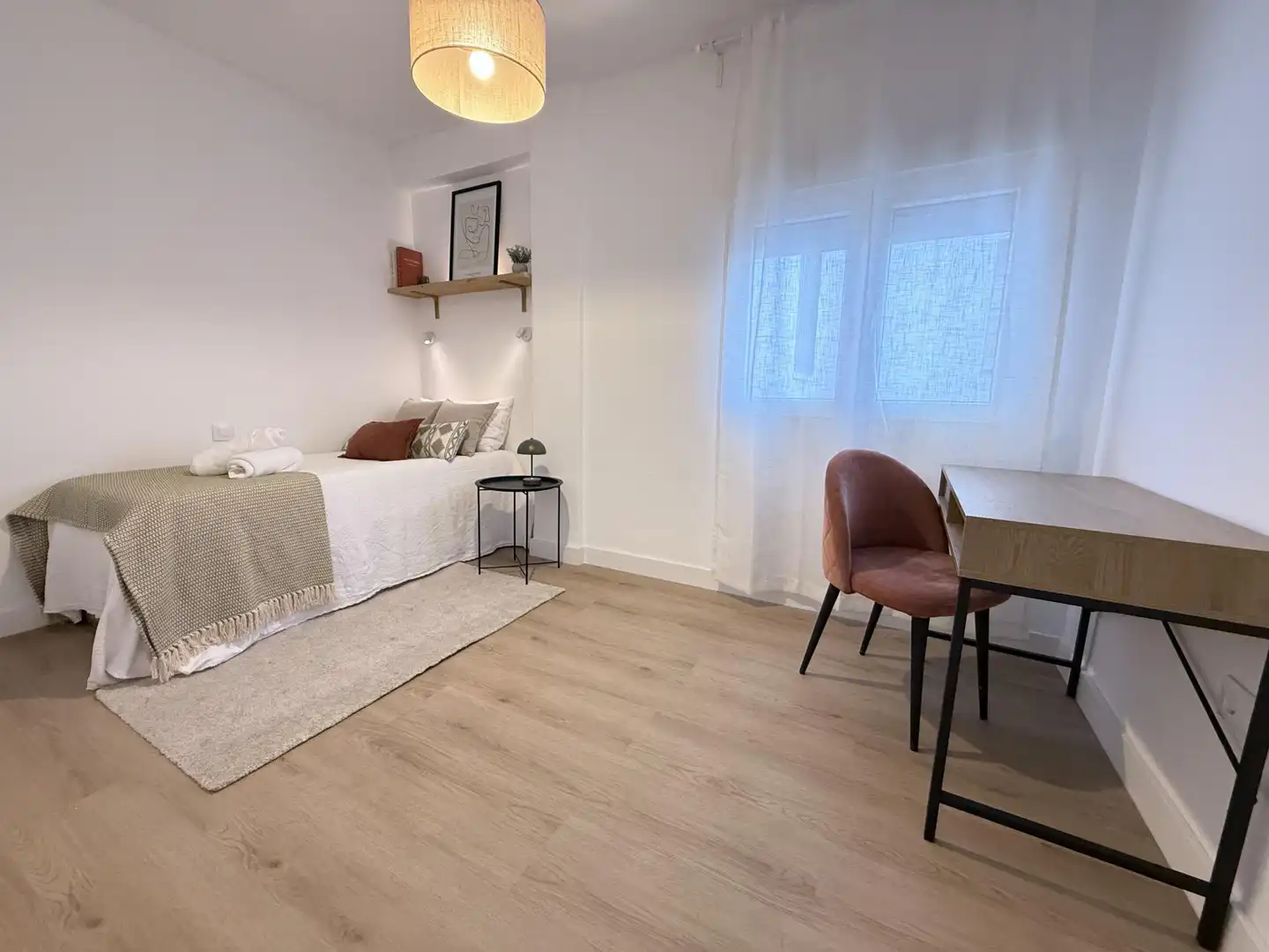 Wohnung zum Verkauf in Calle Navarro Caro, Las Almenas Schlafzimmer von Wohnung zum Verkauf in Tomares mit Klimaanlage, Heizung und Parkett