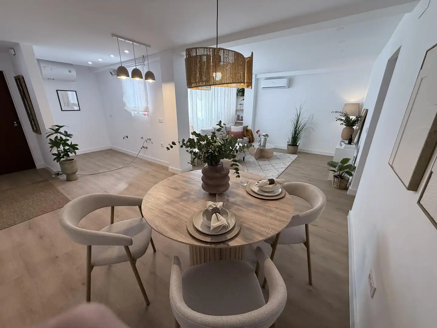 Wohnung zum Verkauf in Calle Navarro Caro, Las Almenas Esszimmer von Wohnung zum Verkauf in Tomares mit Klimaanlage, Heizung und Parkett