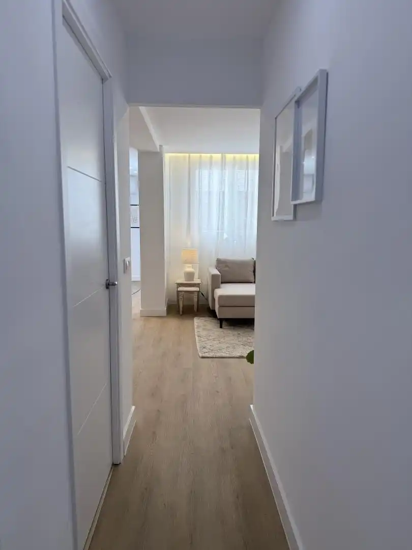 Wohnung zum Verkauf in Calle Navarro Caro, Las Almenas Wohnung zum Verkauf in Tomares mit Klimaanlage, Heizung und Parkett