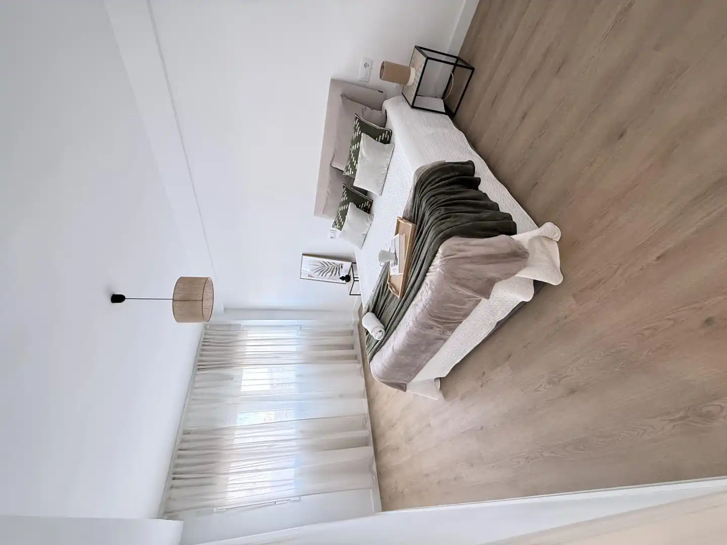 Wohnung zum Verkauf in Calle Navarro Caro, Las Almenas Schlafzimmer von Wohnung zum Verkauf in Tomares mit Klimaanlage, Heizung und Parkett