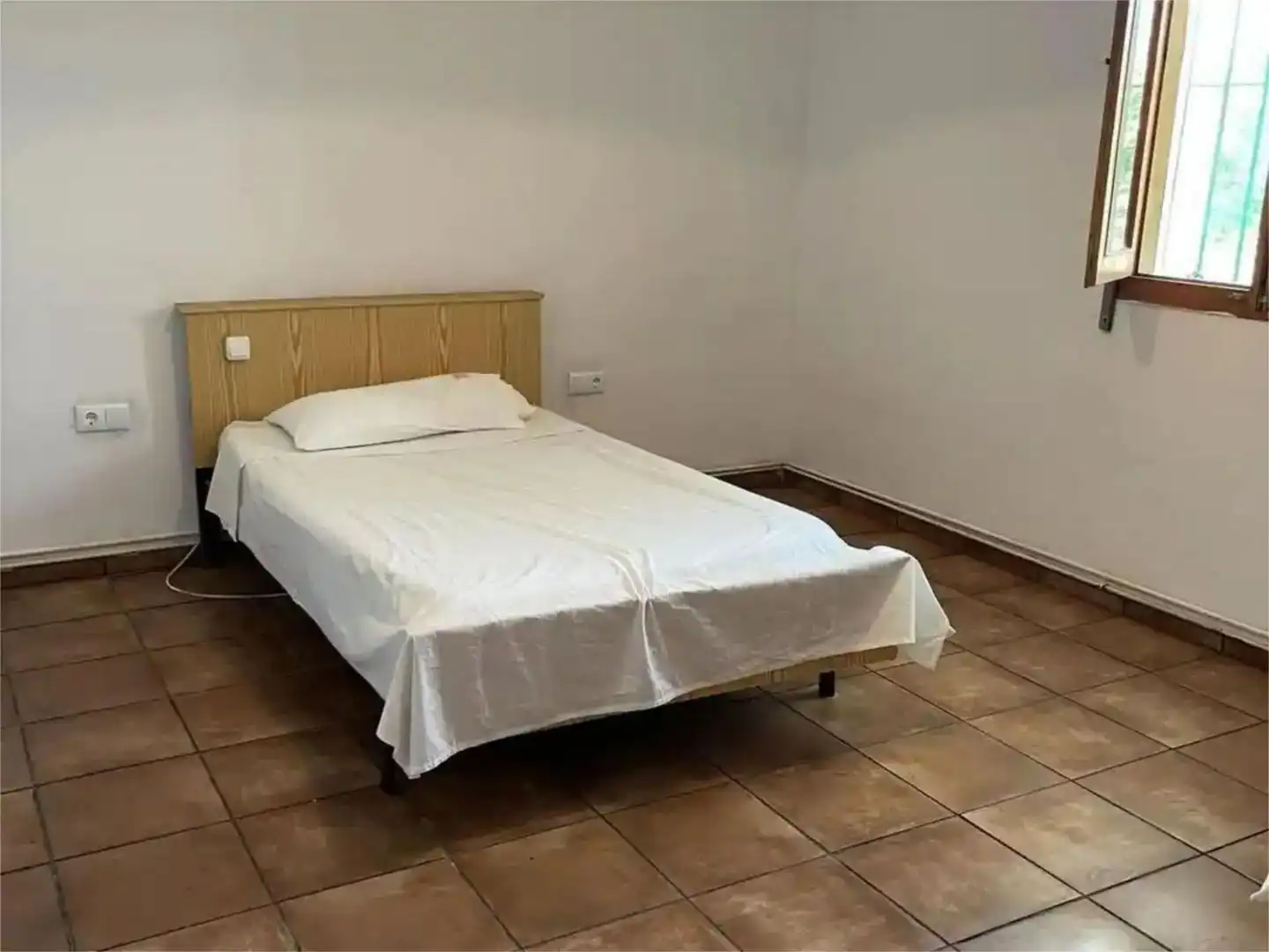 Casa o xalet en venda a Passeig de la Via, 8, Ulldecona Dormitori de Casa o xalet en venda en Ulldecona amb Terrassa i Piscina