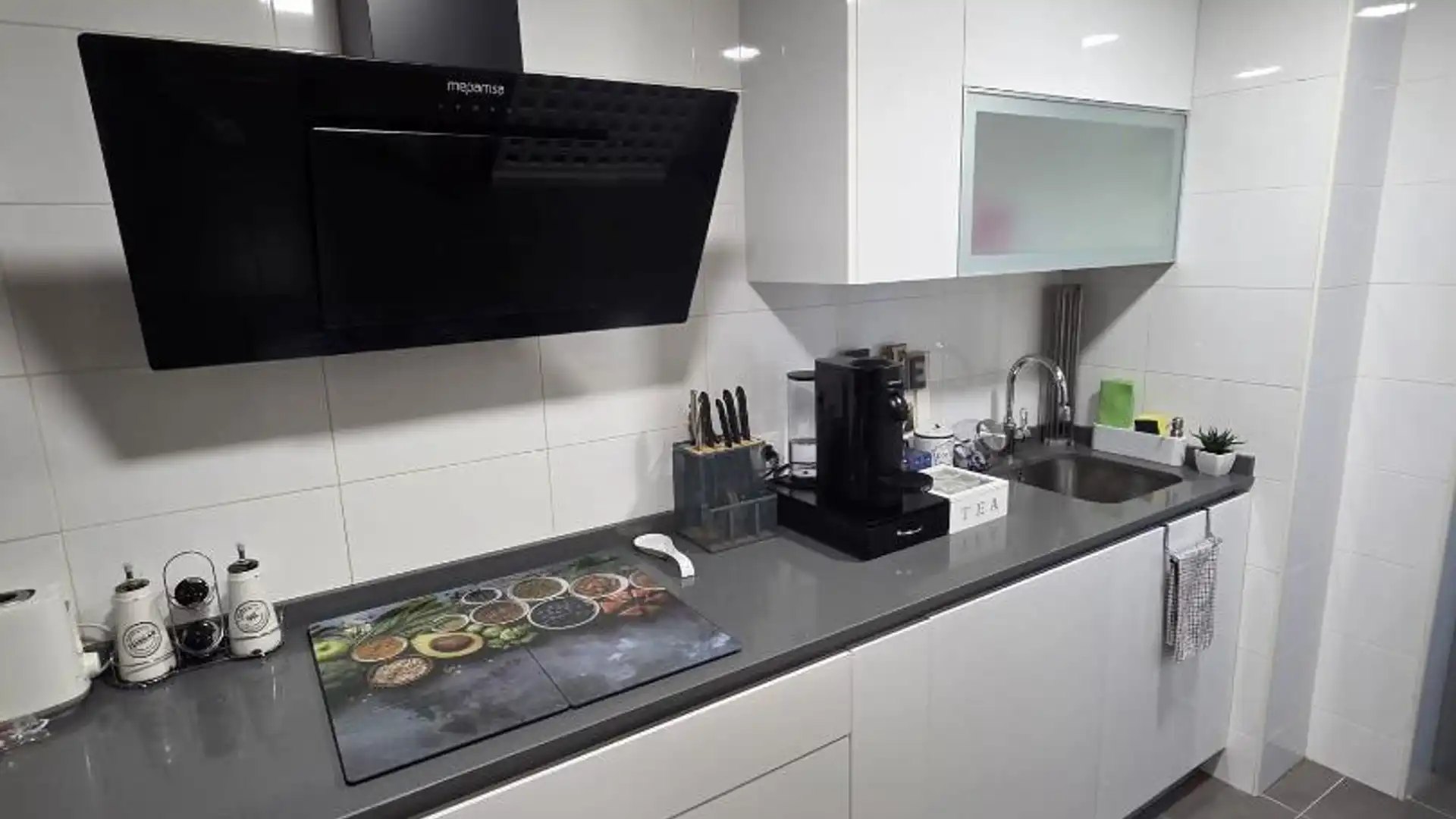 Piso en venta en Avenida de Miguel de Cervantes, 9, Los Hueros Cocina de Piso en venta en Villalbilla con Aire acondicionado