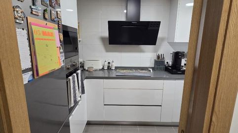 Foto 3 de Piso en venta en Avenida de Miguel de Cervantes, 9, Los Hueros, Villalbilla