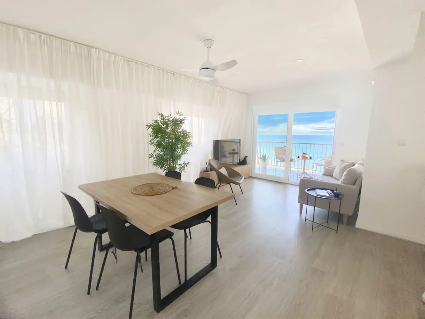 Piso en venta en Carrer Azahar, 4, El Faro Comedor de Piso en venta en Cullera con Amueblado, Parking comunitario y Balcón