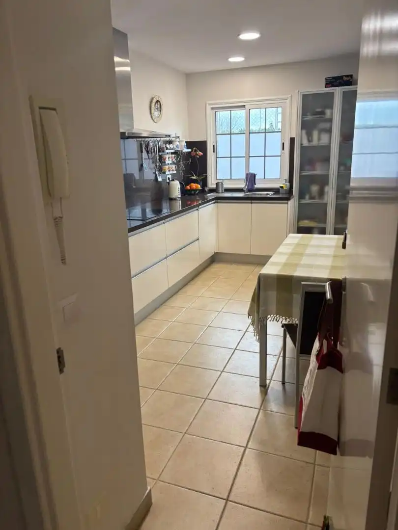Planta baja de alquiler en Calle Suprema, 26, Guamasa - El Ortigal - Los Rodeos Cocina de Planta baja de alquiler en San Cristóbal de la Laguna con Jardín privado, Parquet y Amueblado