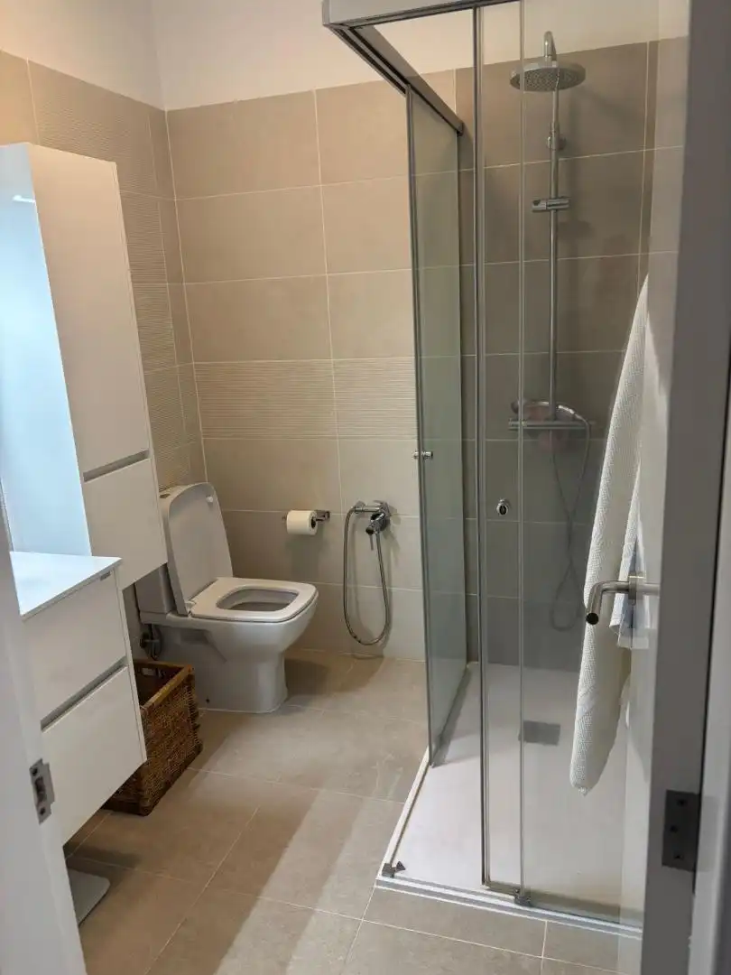 Planta baja de alquiler en Calle Suprema, 26, Guamasa - El Ortigal - Los Rodeos Baño de Planta baja de alquiler en San Cristóbal de la Laguna con Jardín privado, Parquet y Amueblado