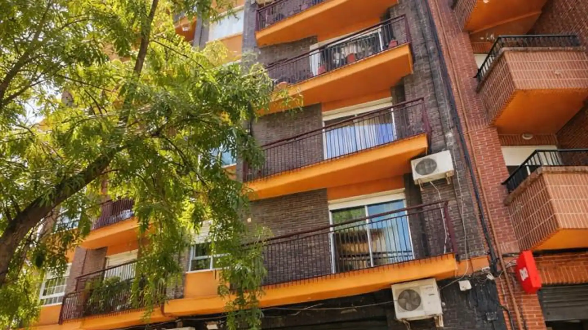 Vista exterior de Piso en venta en Burjassot con Balcón
