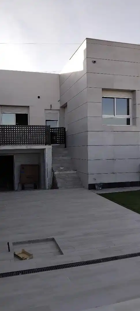 Casa o xalet en venda a Calle Calderon de la Barca, 22, Esquivias Vista exterior de Casa o xalet en venda en Esquivias amb Aire condicionat, Terrassa i Piscina