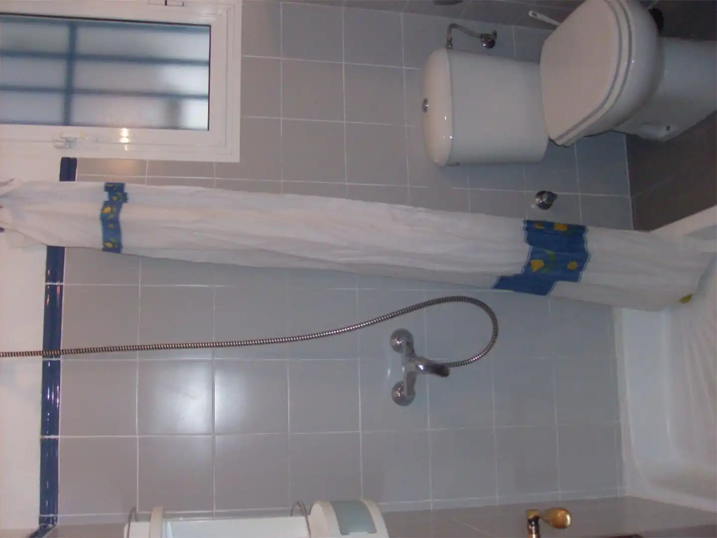 Piso de alquiler en Calle Alcoy, 2, San Lorenzo Baño de Piso de alquiler en Sevilla con Aire acondicionado, Calefacción y Amueblado