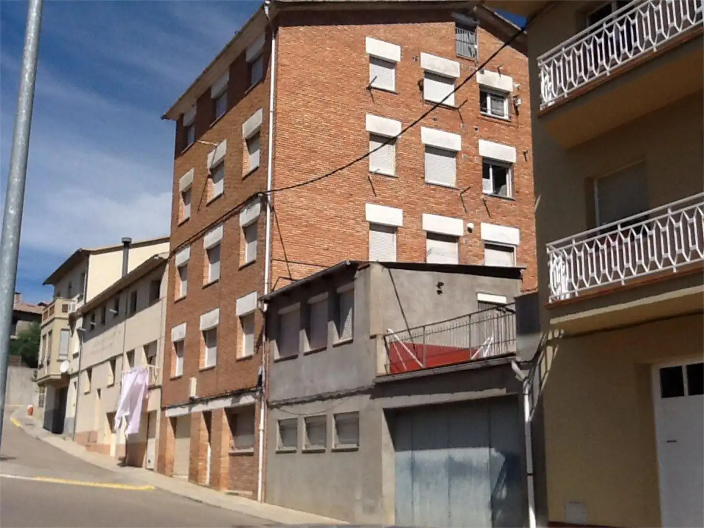 Vista exterior de Pis en venda en Avià amb Calefacció