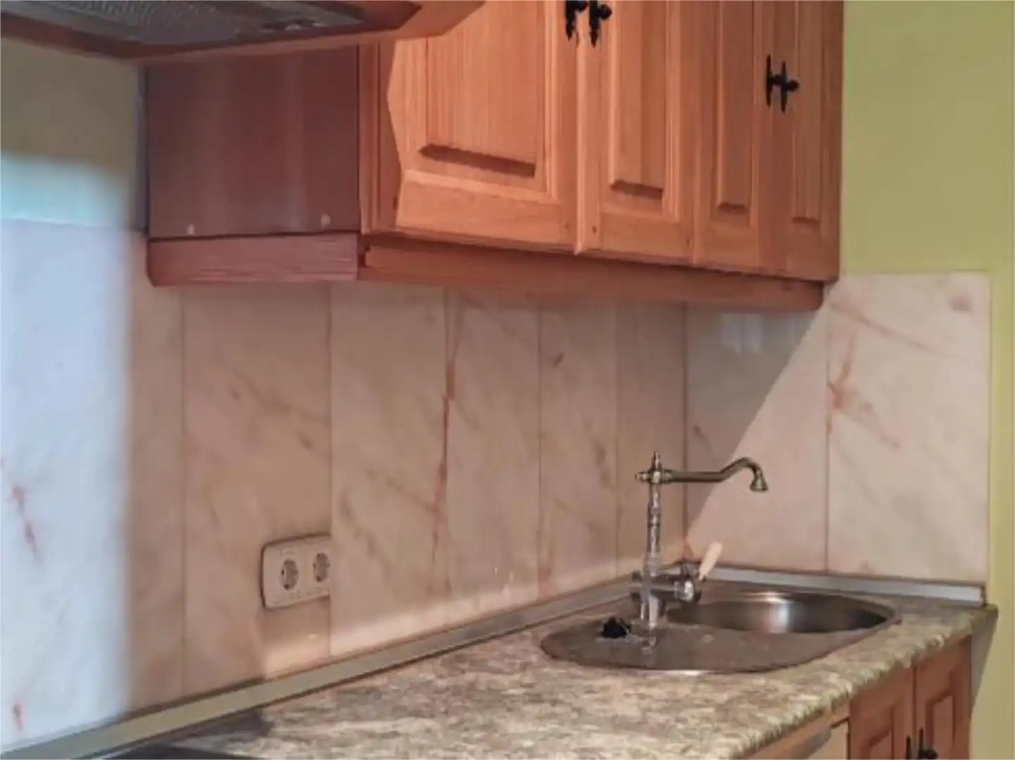Piso en venta en Carretera, 188, El Velerín Cocina de Piso en venta en Estepona con Aire acondicionado, Calefacción y Jardín privado