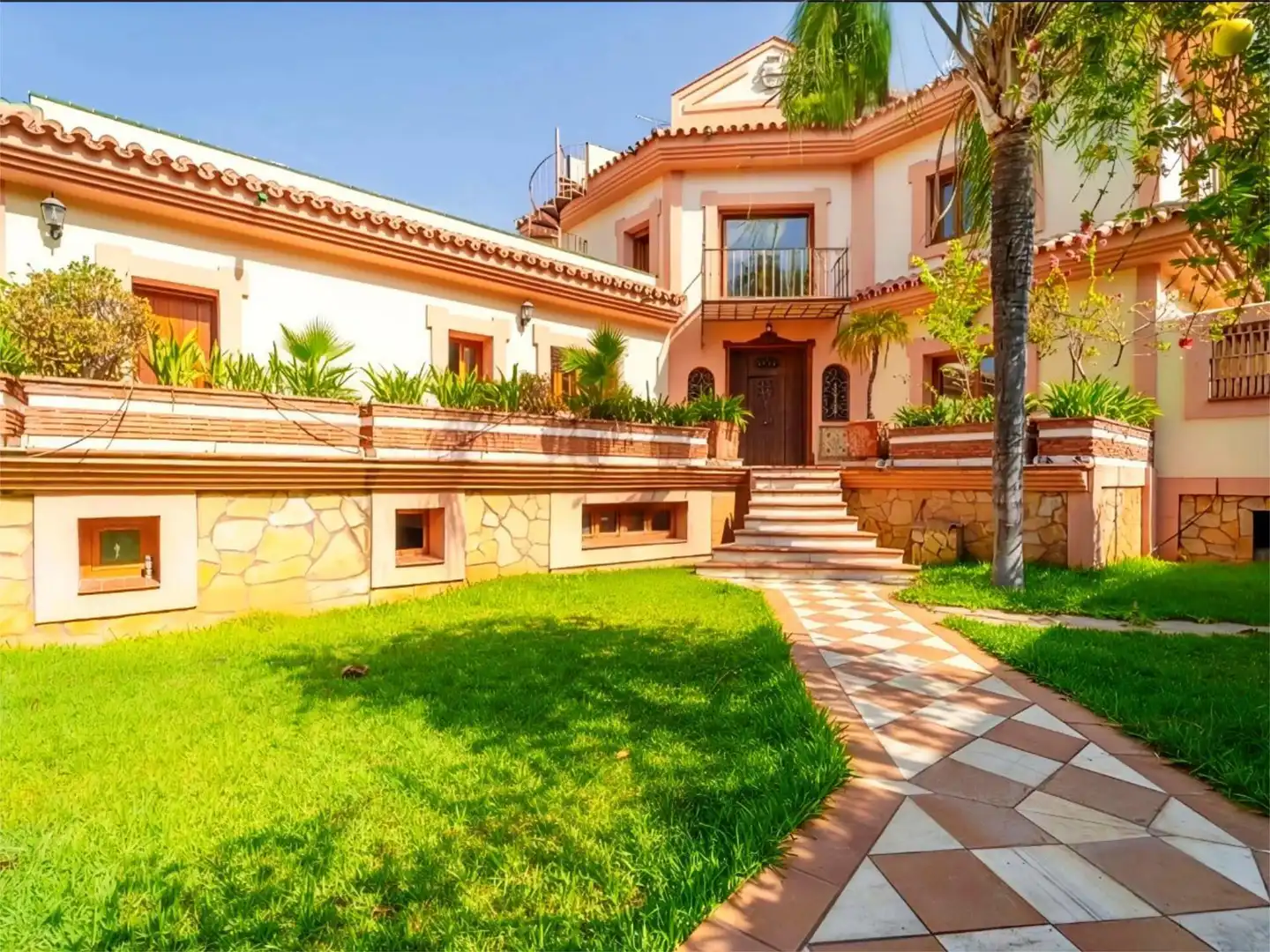 Piso en venta en Carretera, 188, El Velerín Jardín de Piso en venta en Estepona con Aire acondicionado, Calefacción y Jardín privado