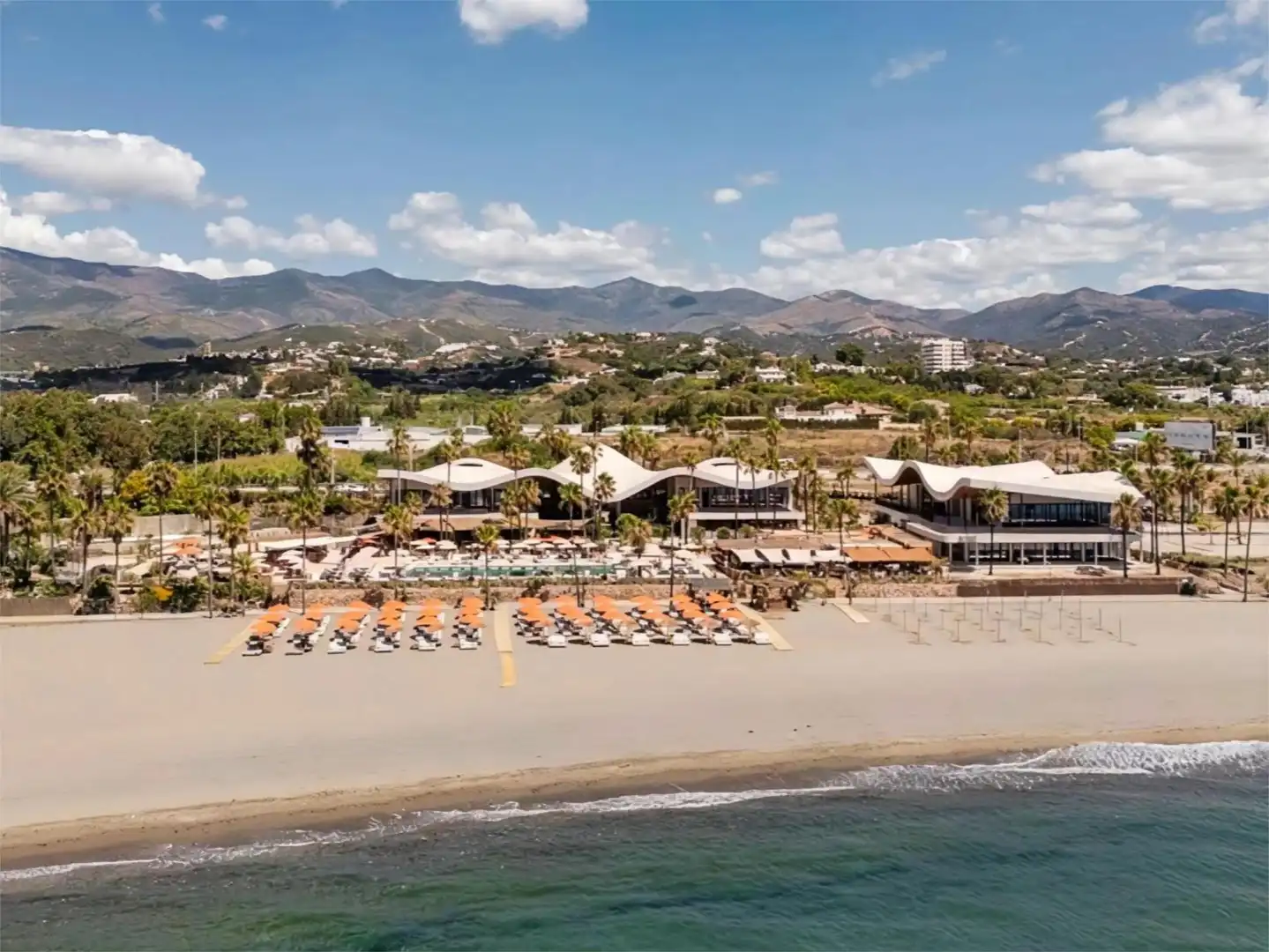 Piso en venta en Carretera, 188, El Velerín Piso en venta en Estepona con Aire acondicionado, Calefacción y Jardín privado