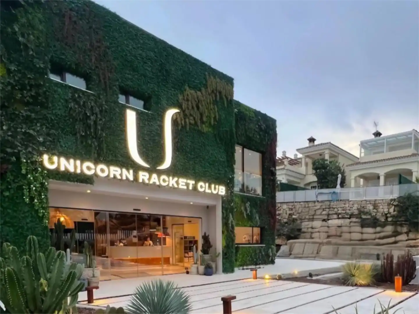 Piso en venta en Carretera, 188, El Velerín Piso en venta en Estepona con Aire acondicionado, Calefacción y Jardín privado