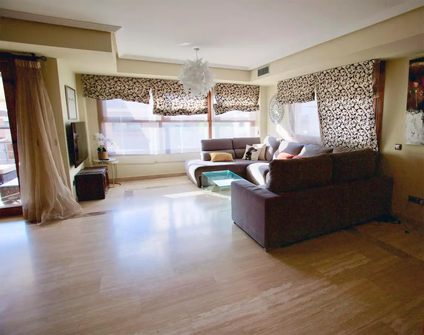 Casa o chalet en venta en Calle Gloria Fuertes, 23, Montecillo Sala de estar de Casa o chalet en venta en Las Rozas de Madrid con Aire acondicionado, Terraza y Piscina