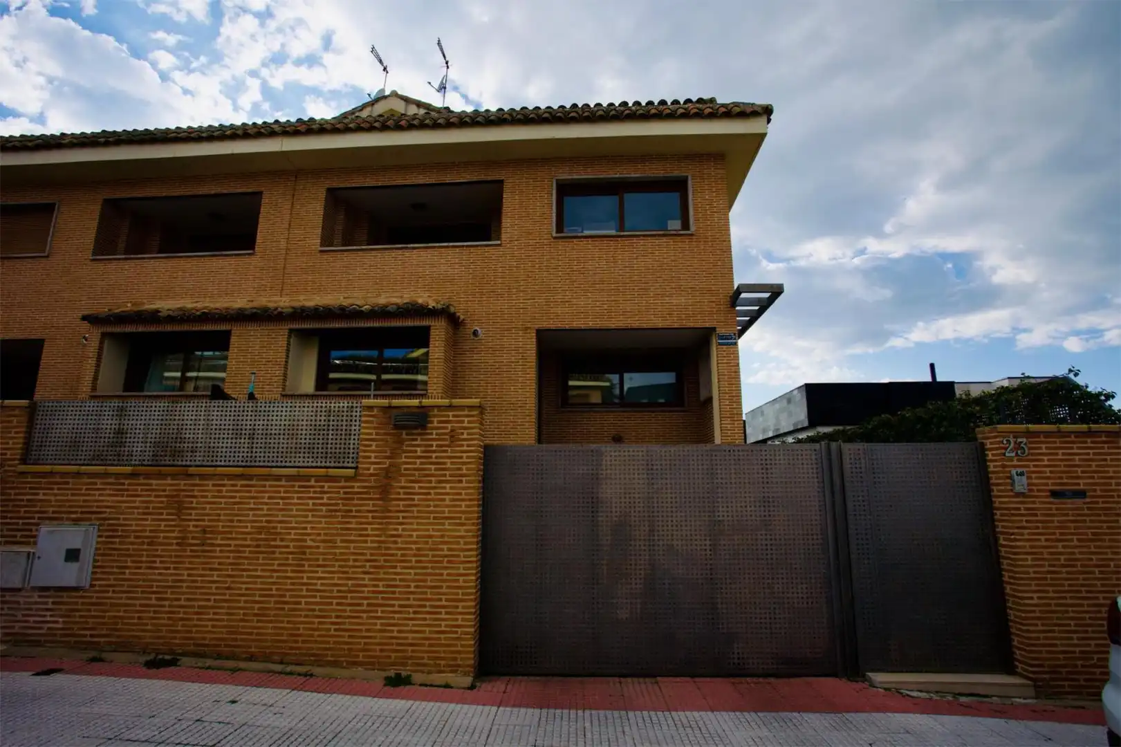 Casa o chalet en venta en Calle Gloria Fuertes, 23, Montecillo Vista exterior de Casa o chalet en venta en Las Rozas de Madrid con Aire acondicionado, Terraza y Piscina