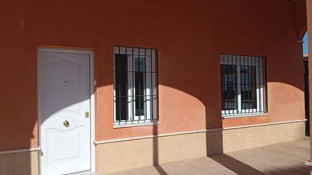 Piso en Venta en Calle Camino Hondo, 91 en Marchena