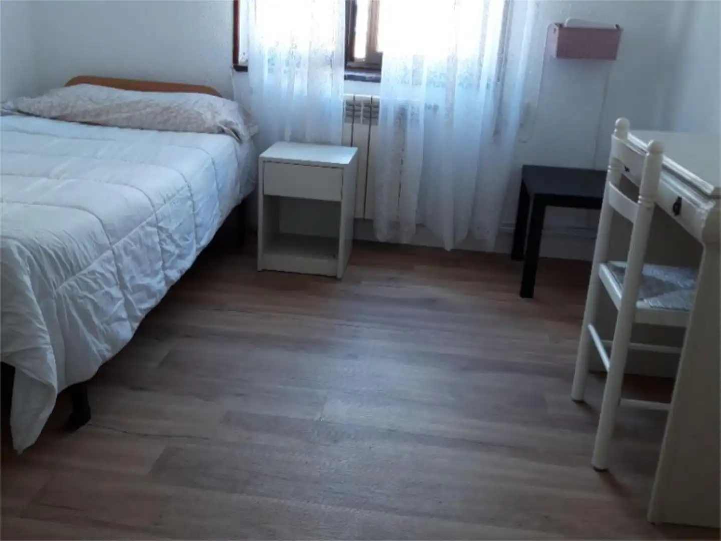 Habitación de Piso para compartir en  Pamplona / Iruña con Calefacción, Parquet y Terraza