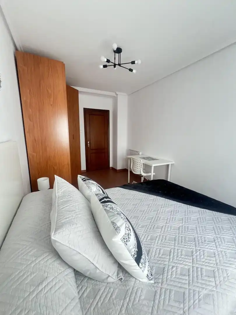 Flat for rent in Estrada de Castela, 64, Zona Ultramar Bedroom of Flat for rent in Ferrol with Heating, Parquet flooring and Furnished