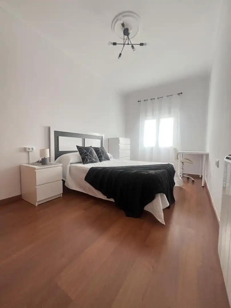 Flat for rent in Estrada de Castela, 64, Zona Ultramar Bedroom of Flat for rent in Ferrol with Heating, Parquet flooring and Furnished
