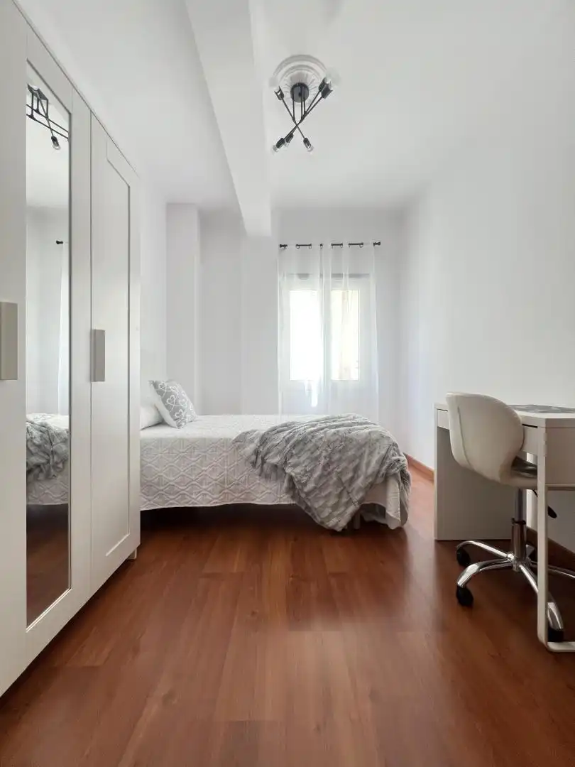 Flat for rent in Estrada de Castela, 64, Zona Ultramar Bedroom of Flat for rent in Ferrol with Heating, Parquet flooring and Furnished