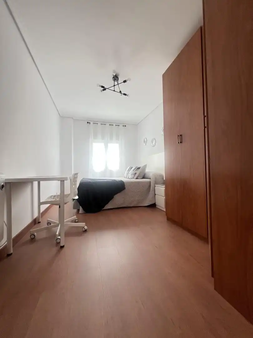 Flat for rent in Estrada de Castela, 64, Zona Ultramar Bedroom of Flat for rent in Ferrol with Heating, Parquet flooring and Furnished