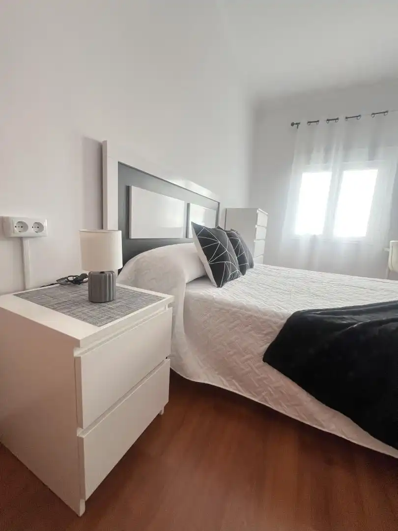 Flat for rent in Estrada de Castela, 64, Zona Ultramar Bedroom of Flat for rent in Ferrol with Heating, Parquet flooring and Furnished
