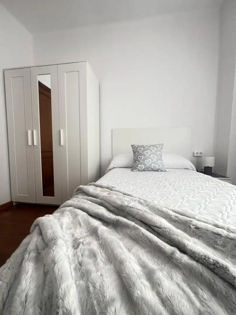 Flat for rent in Estrada de Castela, 64, Zona Ultramar Bedroom of Flat for rent in Ferrol with Heating, Parquet flooring and Furnished
