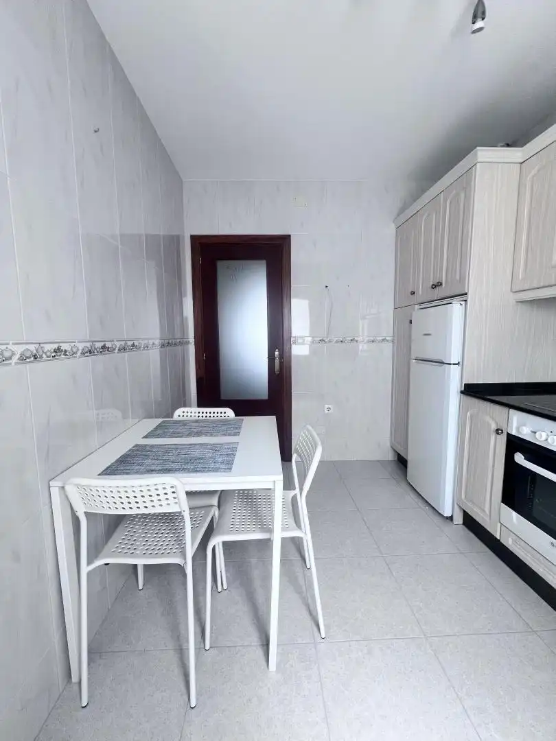 Flat for rent in Estrada de Castela, 64, Zona Ultramar Kitchen of Flat for rent in Ferrol with Heating, Parquet flooring and Furnished