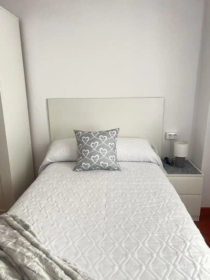 Flat for rent in Estrada de Castela, 64, Zona Ultramar Bedroom of Flat for rent in Ferrol with Heating, Parquet flooring and Furnished