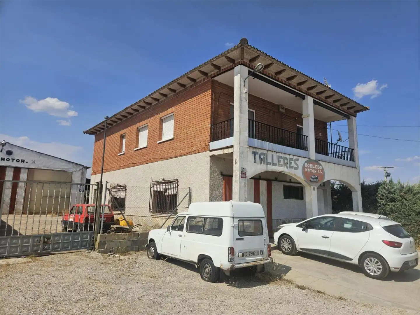 Casa o xalet en venda a Carretera Toledo Ávila, 8, Almorox Vista exterior de Casa o xalet en venda en Almorox amb Aire condicionat i Terrassa