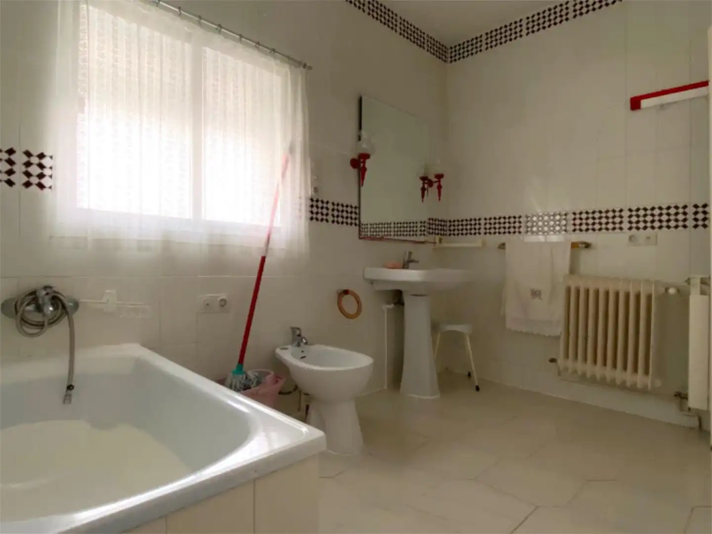 Finca rústica en venta en Calle Pintor Goya, 8, Huétor Vega Baño de Finca rústica en venta en Huétor Vega con Calefacción, Jardín privado y Terraza