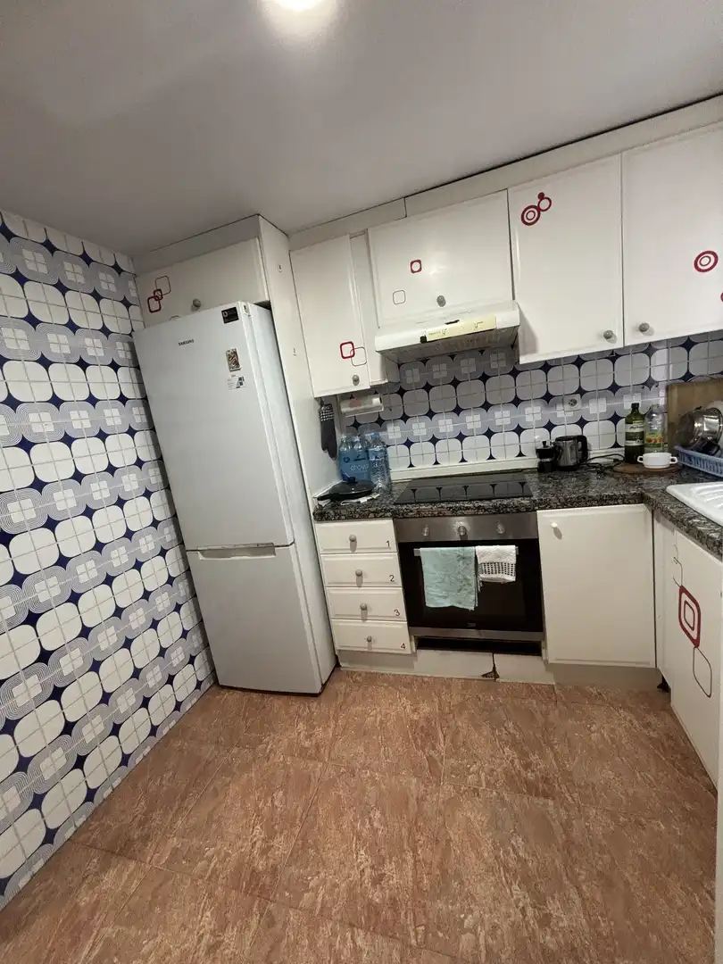 Küche von Wohnung zur untervermieten in Valencia mit Klimaanlage, Heizung und Abstellraum