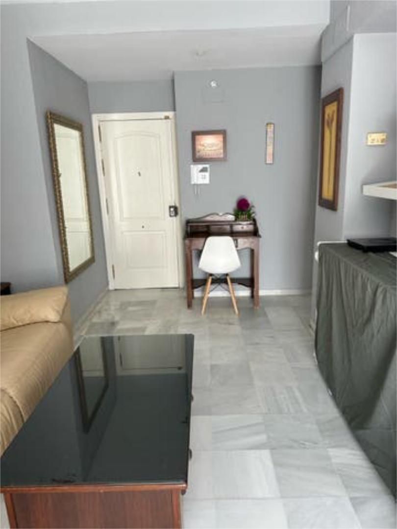 Wohnung zur Miete in La Motilla - Fuente del Rey Wohnung zur Miete in Dos Hermanas mit Heizung, Privatgarten und Abstellraum