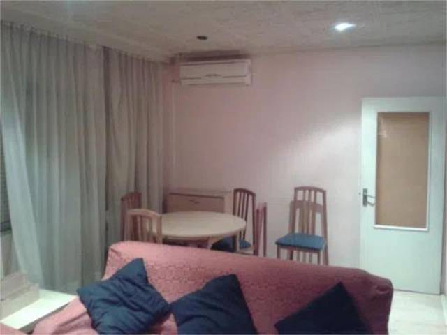 Piso en Venta en Calle del Valle de Gistaín, 9 en Arrabal