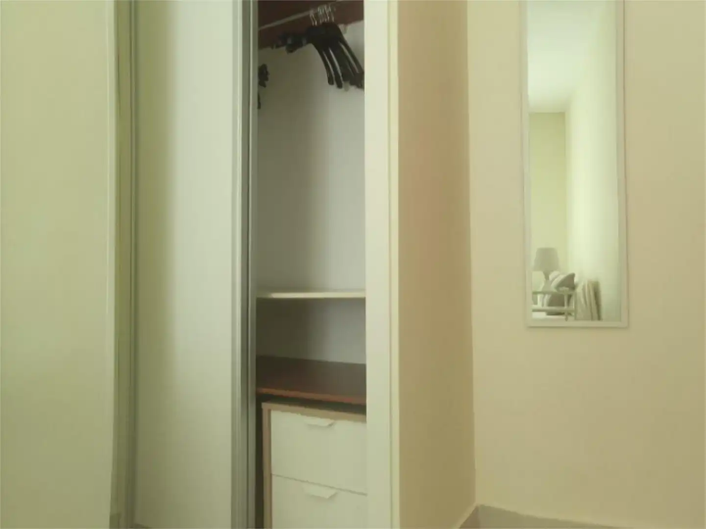 Habitación en Calle de Álvarez Abellán, 21, Puerta Bonita Habitación en Calle de Álvarez Abellán, 21, Puerta Bonita