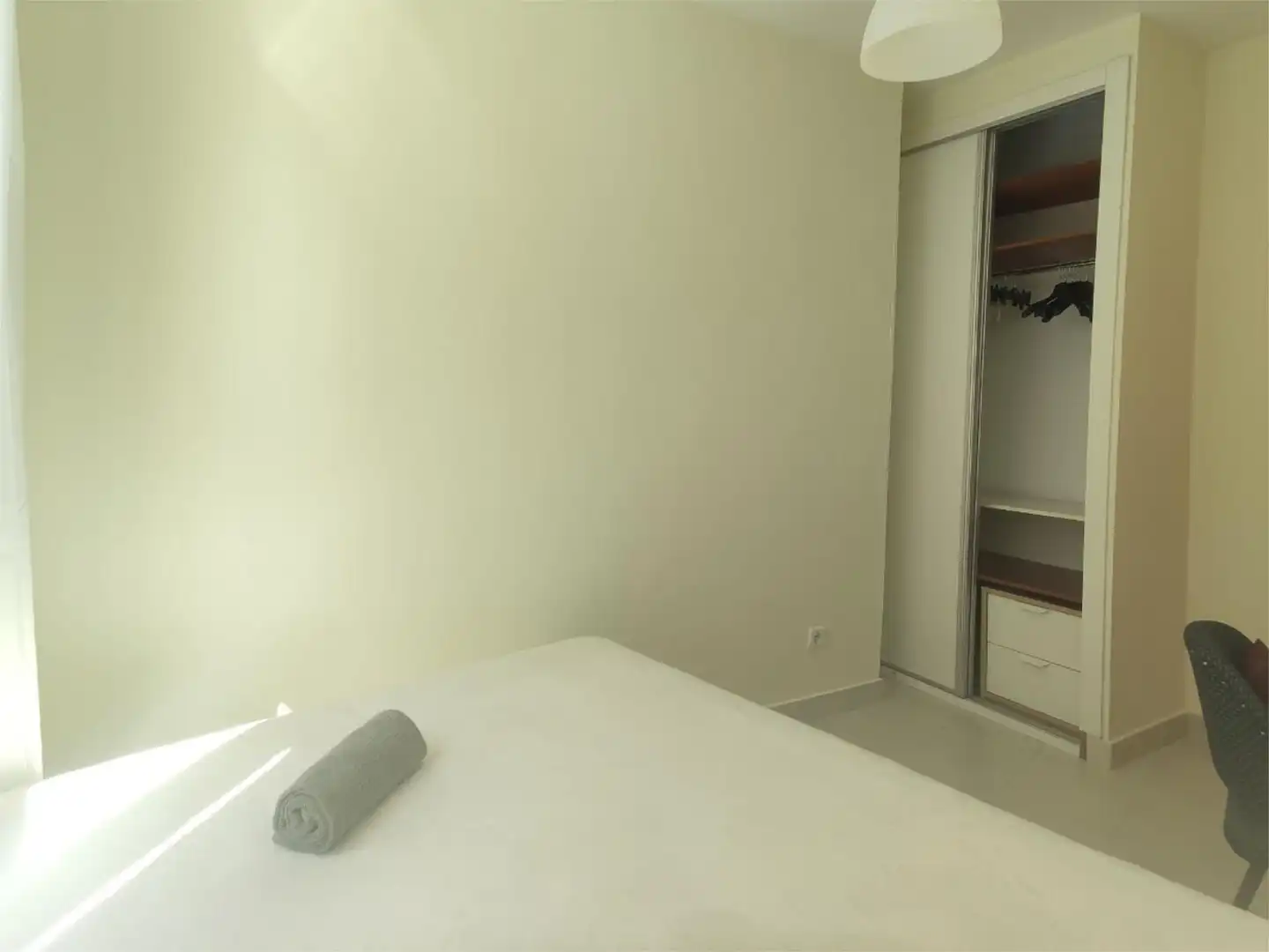 Habitación en Calle de Álvarez Abellán, 21, Puerta Bonita Habitación en Calle de Álvarez Abellán, 21, Puerta Bonita