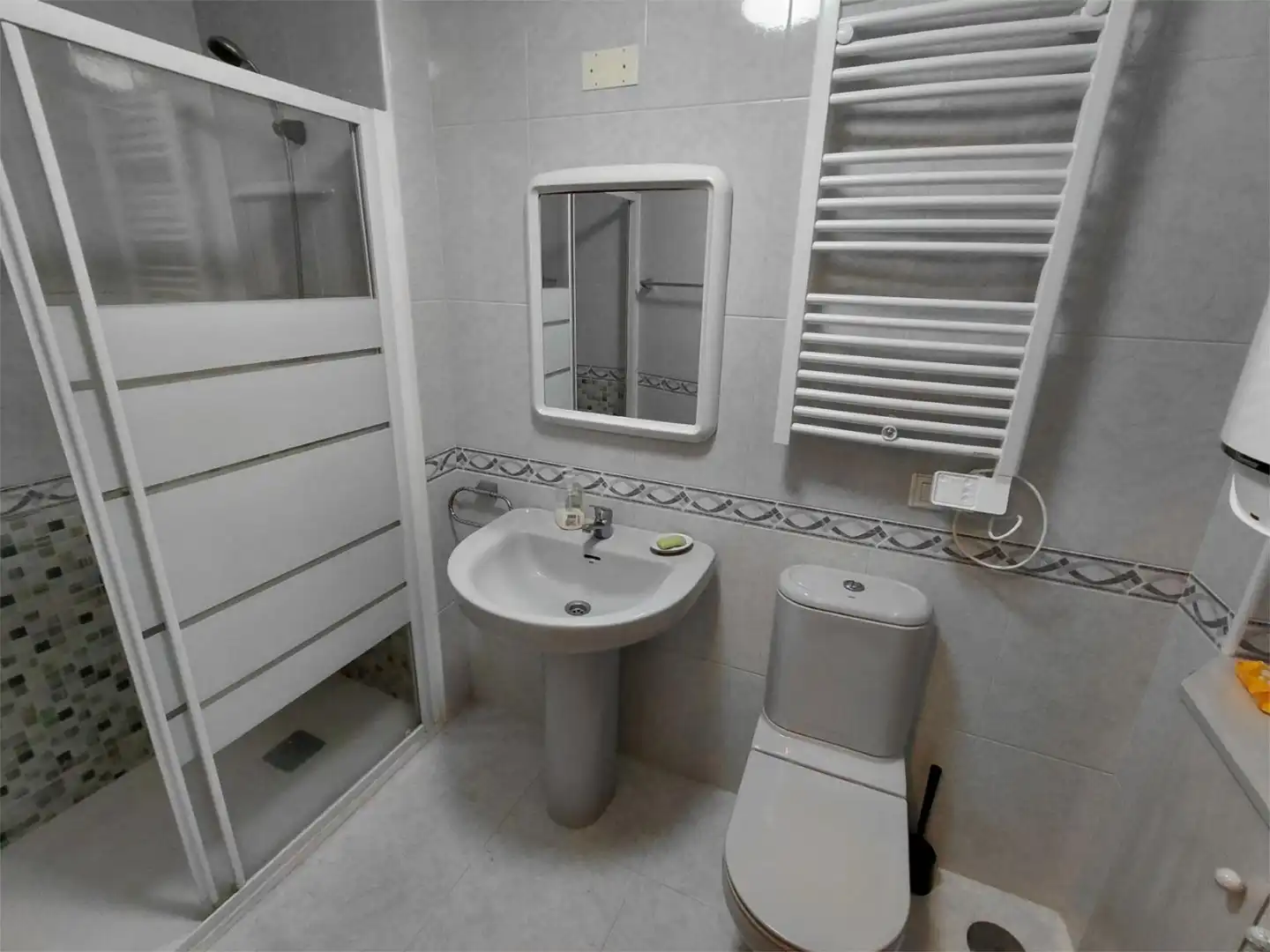 Piso en venta en Rúa Celso Emilio Ferreiro, 6, Mera - Serantes Baño de Piso en venta en Oleiros con Calefacción, Parquet y Trastero