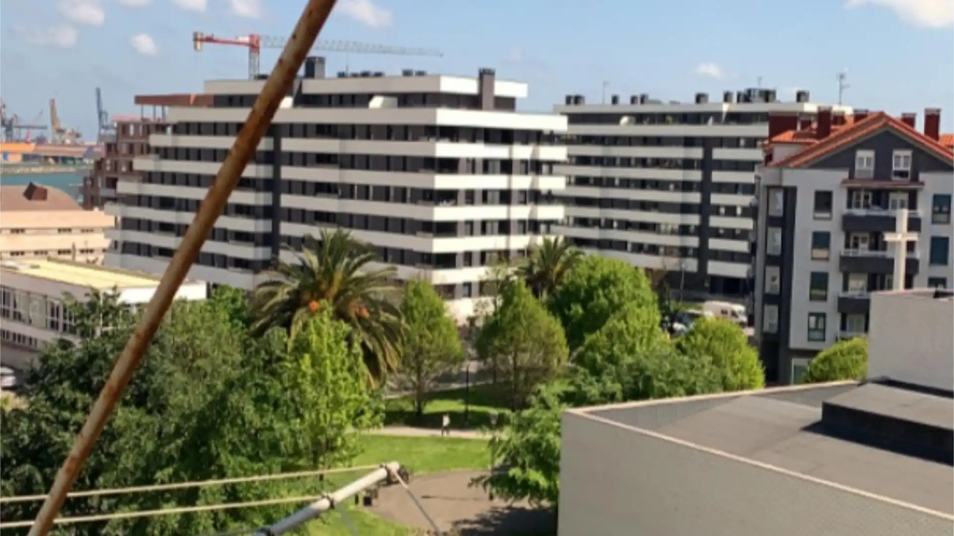 Piso en venta en Calle Luis Braille, 24, El Natahoyo Vista exterior de Piso en venta en Gijón con Calefacción, Trastero y Amueblado