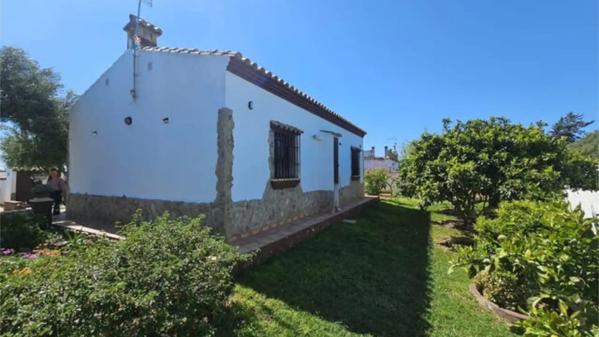 Casa adosada en venta en Los Franceses – La Vega Jardín de Casa adosada en venta en Chiclana de la Frontera con Jardín privado, Trastero y Piscina