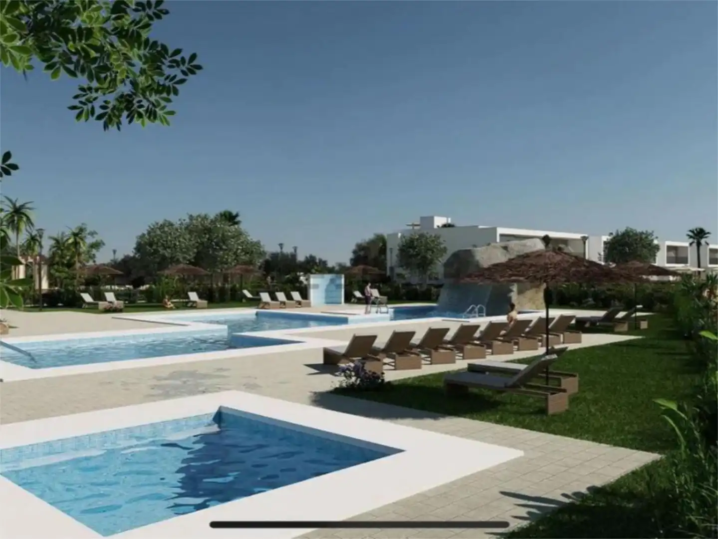 Schwimmbecken von Wohnung zum Verkauf in Puerto Real mit Klimaanlage, Heizung und Privatgarten