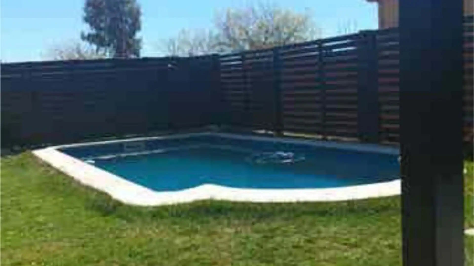 Schwimmbecken von Einfamilien-Reihenhaus zum Verkauf in Las Ventas de Retamosa mit Terrasse und Schwimmbad