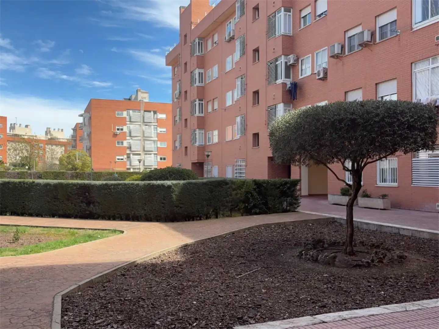 Pis en venda a Calle G.Espartales Sur, 24, Espartales Vista exterior de Pis en venda en Alcalá de Henares amb Calefacció, Jardí privat i Parquet