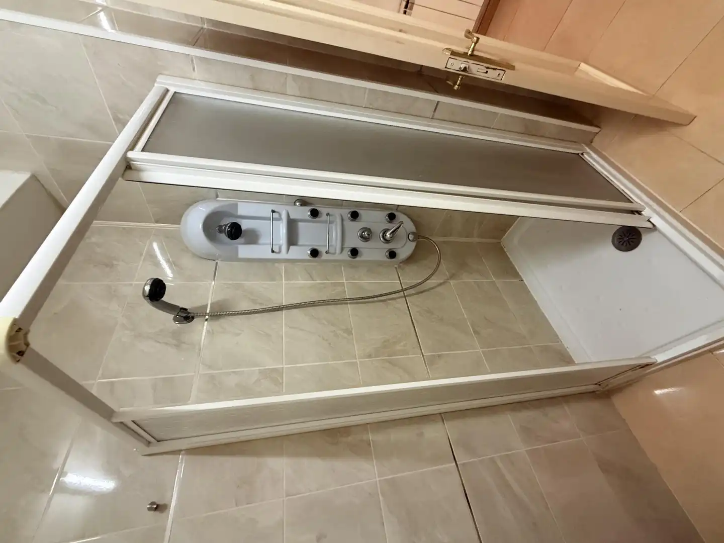 Baño de Piso de alquiler en Verín con Calefacción, Parquet y Terraza